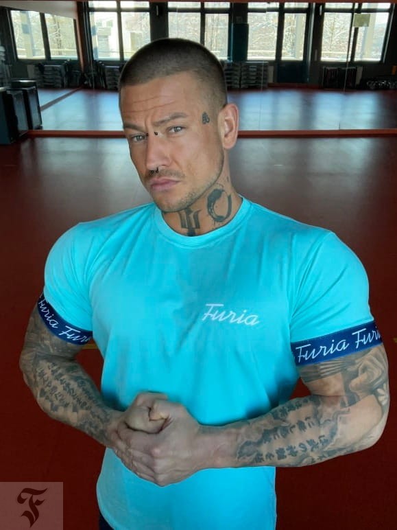 koszulka_meska_niebieska_tasmalogo_furia.jpg